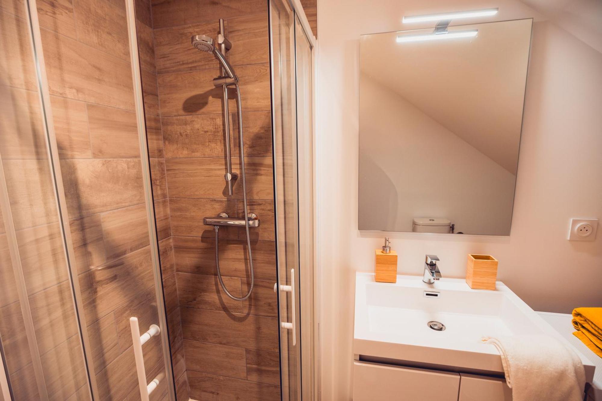 Loft Lumineux Tres Spacieux - Parking Gratuit Шатору Екстер'єр фото